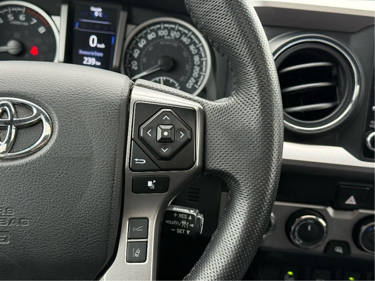 2023 Toyota Tacoma Nightshade V6 LEATHER NAV ROOF CLEAN CARFA Photo