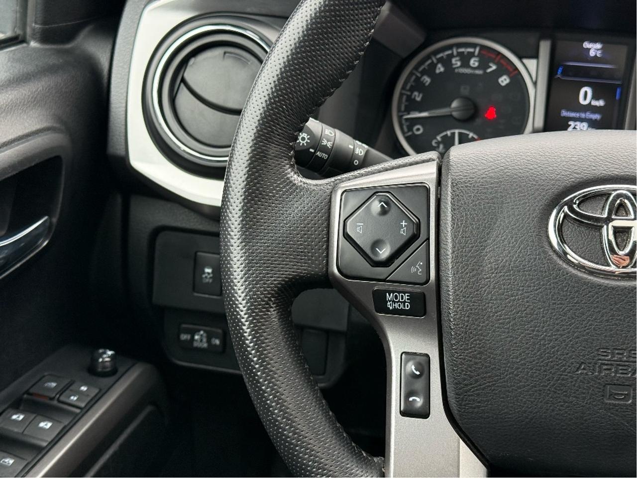 2023 Toyota Tacoma Nightshade V6 LEATHER NAV ROOF CLEAN CARFA Photo