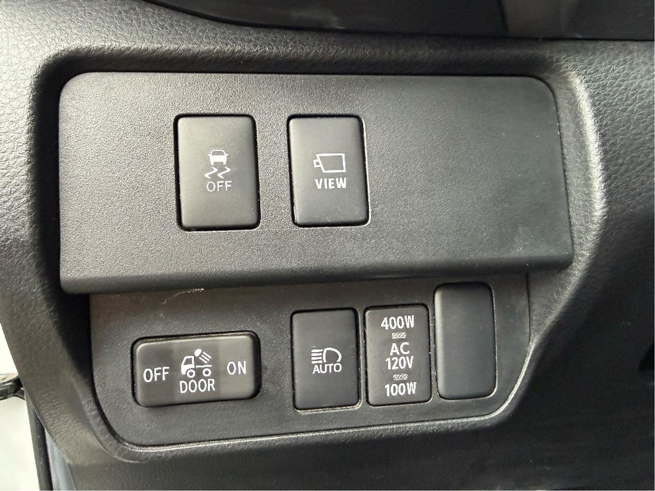 2023 Toyota Tacoma Nightshade V6 LEATHER NAV ROOF CLEAN CARFA Photo