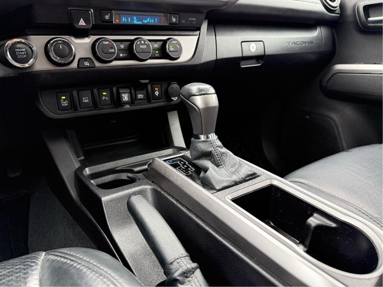 2023 Toyota Tacoma Nightshade V6 LEATHER NAV ROOF CLEAN CARFA Photo