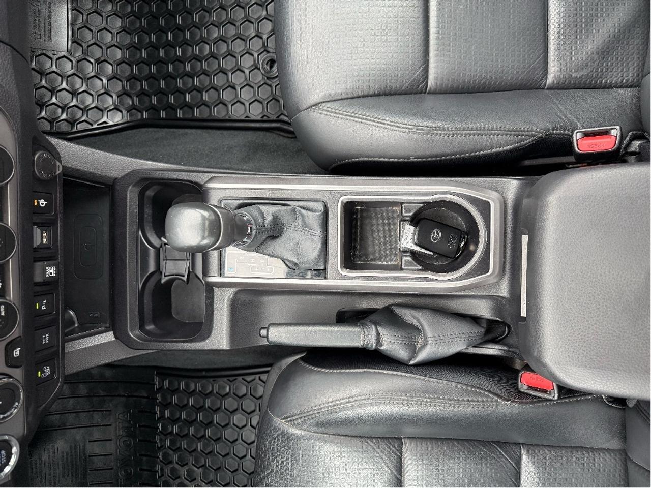 2023 Toyota Tacoma Nightshade V6 LEATHER NAV ROOF CLEAN CARFA Photo