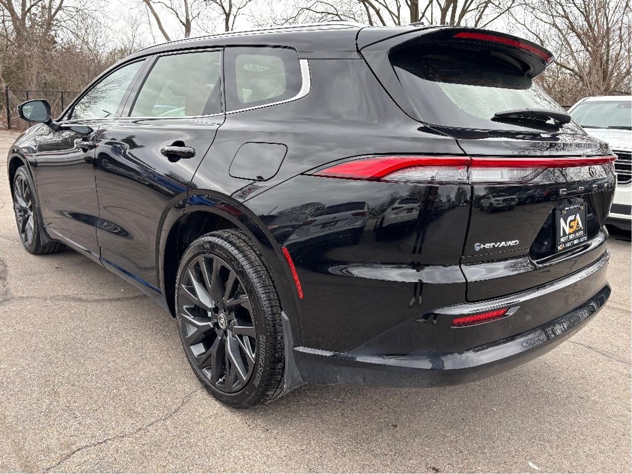 2025 Toyota Crown Signia Limited AWD ONLY 1194 KM!! TAN LEATHER PANO RO Photo