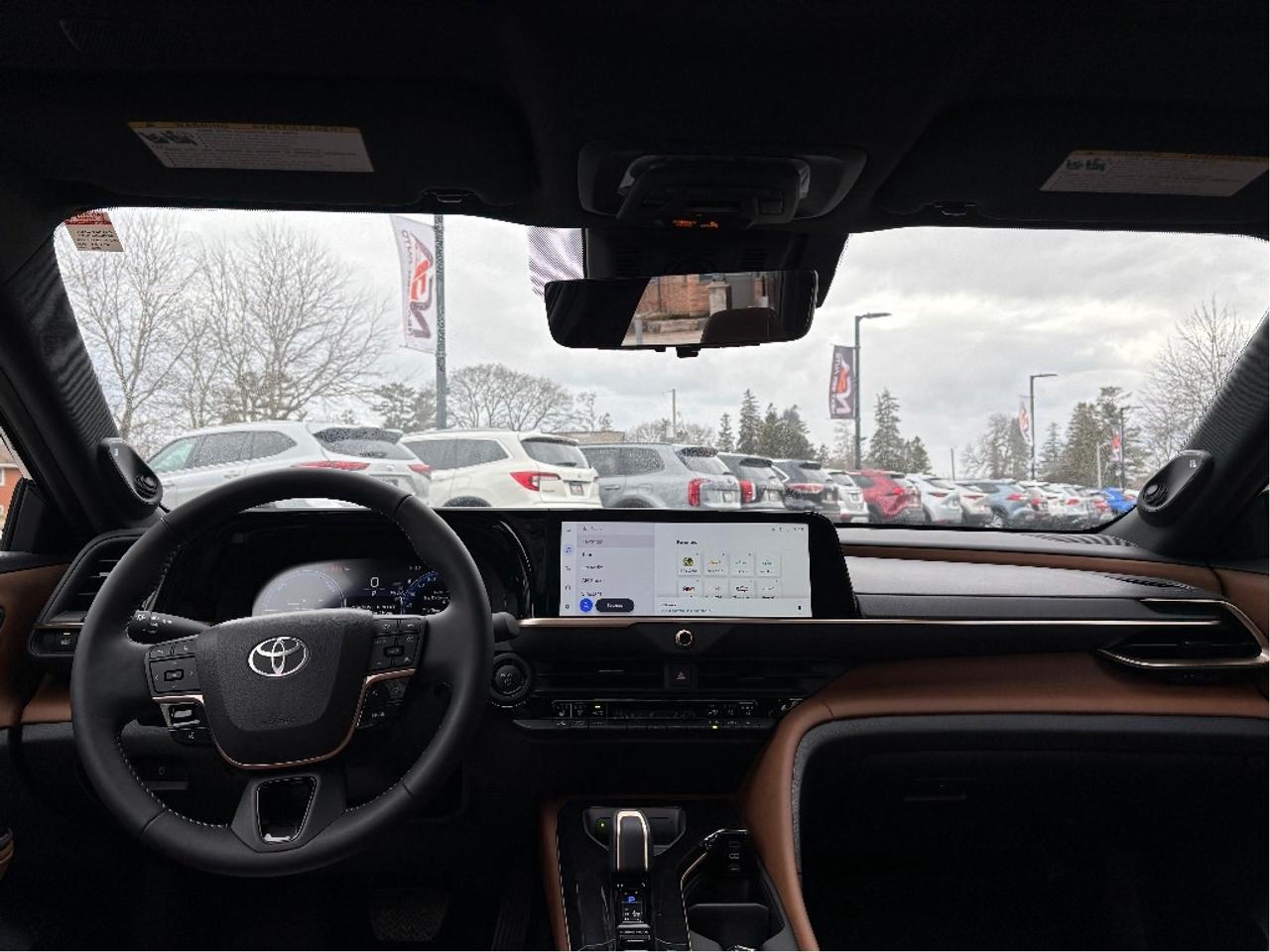 2025 Toyota Crown Signia Limited AWD ONLY 1194 KM!! TAN LEATHER PANO RO Photo