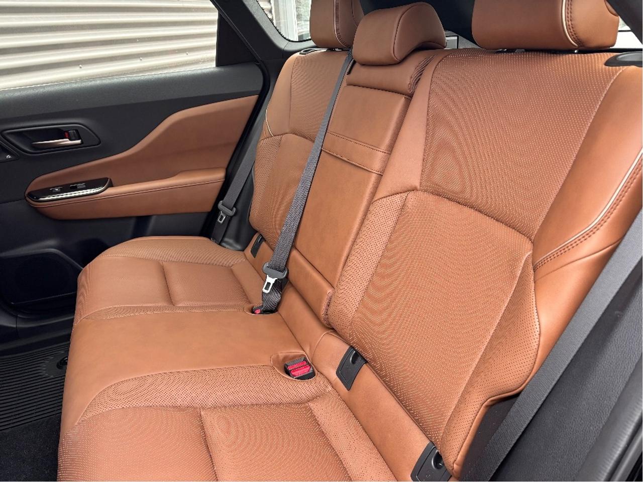 2025 Toyota Crown Signia Limited AWD ONLY 1194 KM!! TAN LEATHER PANO RO Photo