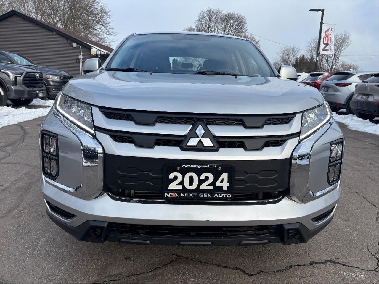 2024 Mitsubishi RVR ES 4WD CARPLAY HEATED SEATS CLEAN CARFAX Photo