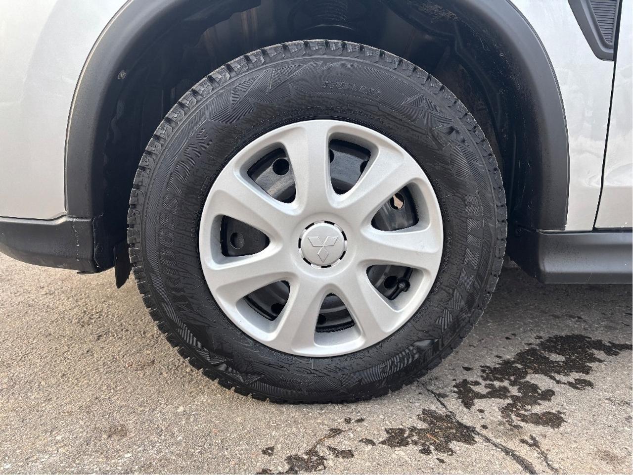 2024 Mitsubishi RVR ES 4WD CARPLAY HEATED SEATS CLEAN CARFAX Photo