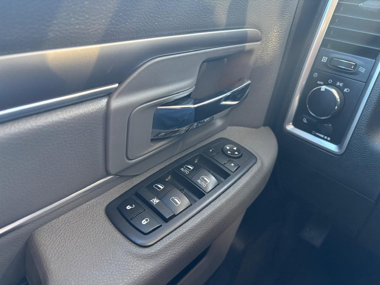 2019 RAM 1500 Classic SLT POWER DRIVER SEAT 8 INCH DISPLAY CLEAN CARF Photo