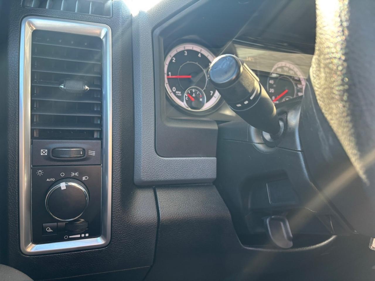 2019 RAM 1500 Classic SLT POWER DRIVER SEAT 8 INCH DISPLAY CLEAN CARF Photo