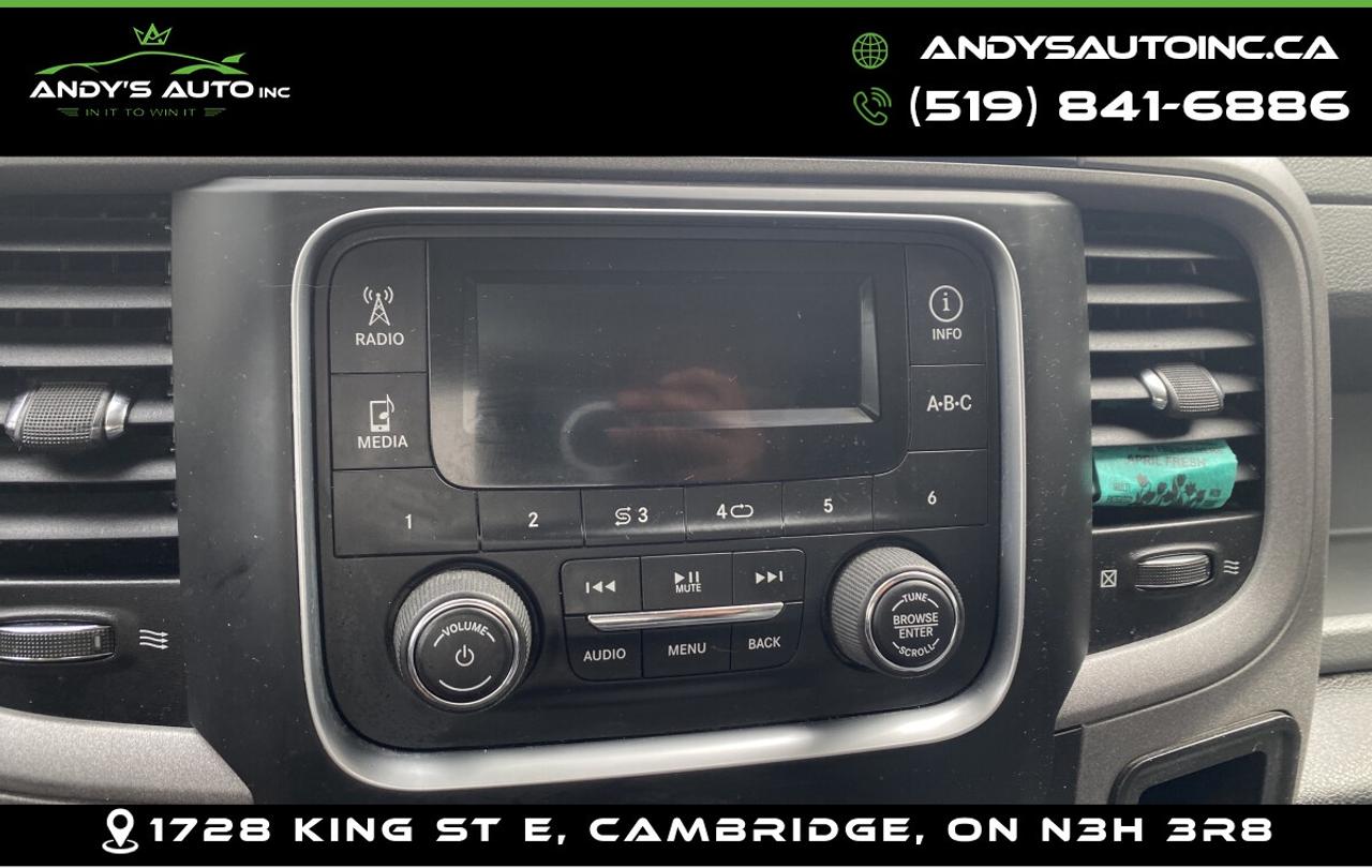 2016 RAM 1500 REG CAB ! SHORT BOX ! 5.7L Photo