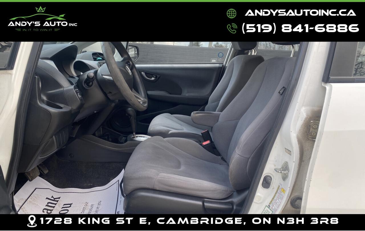 2010 Honda Fit SPORT ! ONE OWNER ! NO ACCIDENTS ! AUTO ! Photo