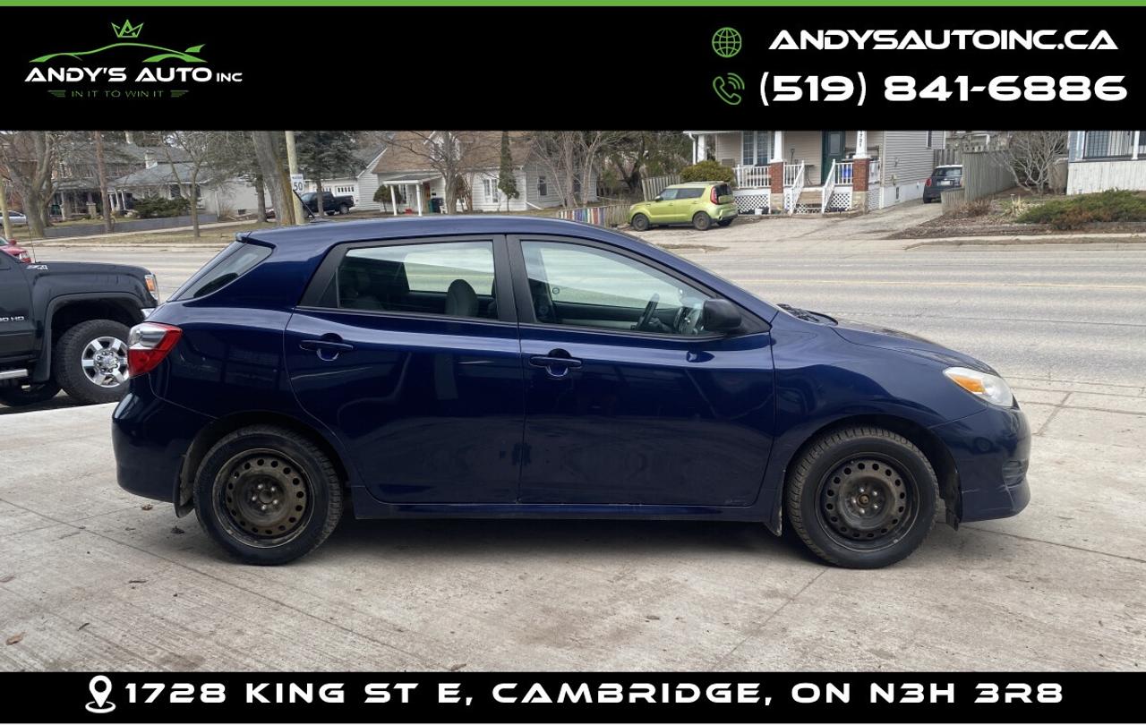 2011 Toyota Matrix NO ACCIDENTS ! AUTOMATIC ! TOYOTA SERVICED Photo3