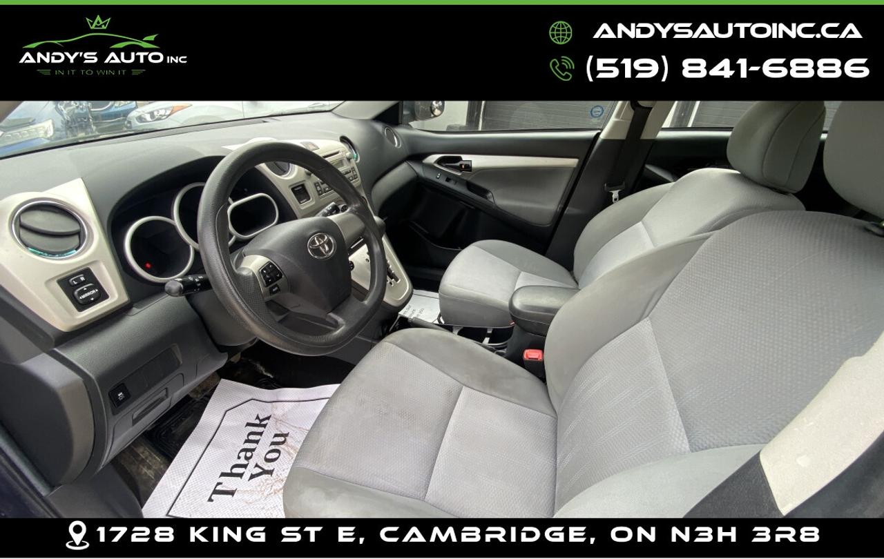 2011 Toyota Matrix NO ACCIDENTS ! AUTOMATIC ! TOYOTA SERVICED Photo