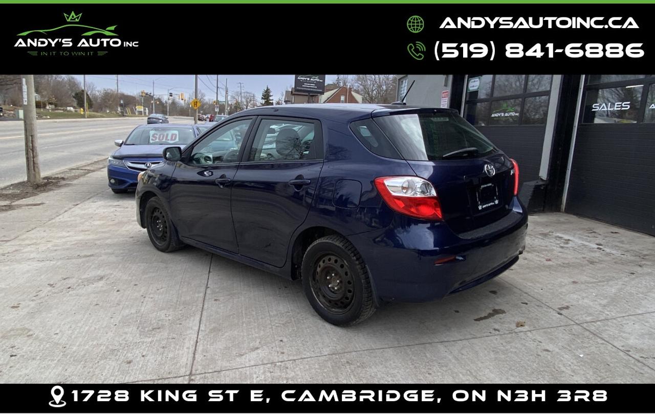 2011 Toyota Matrix NO ACCIDENTS ! AUTOMATIC ! TOYOTA SERVICED Photo