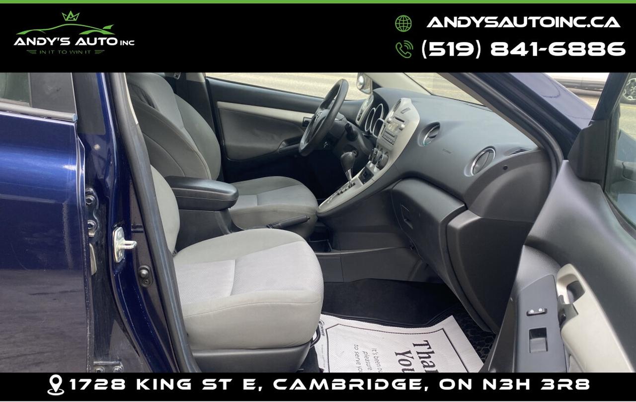 2011 Toyota Matrix NO ACCIDENTS ! AUTOMATIC ! TOYOTA SERVICED Photo