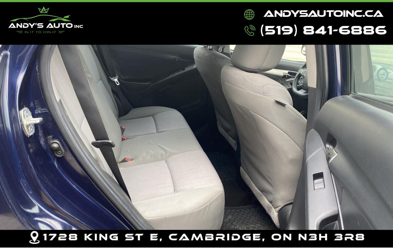 2011 Toyota Matrix NO ACCIDENTS ! AUTOMATIC ! TOYOTA SERVICED Photo