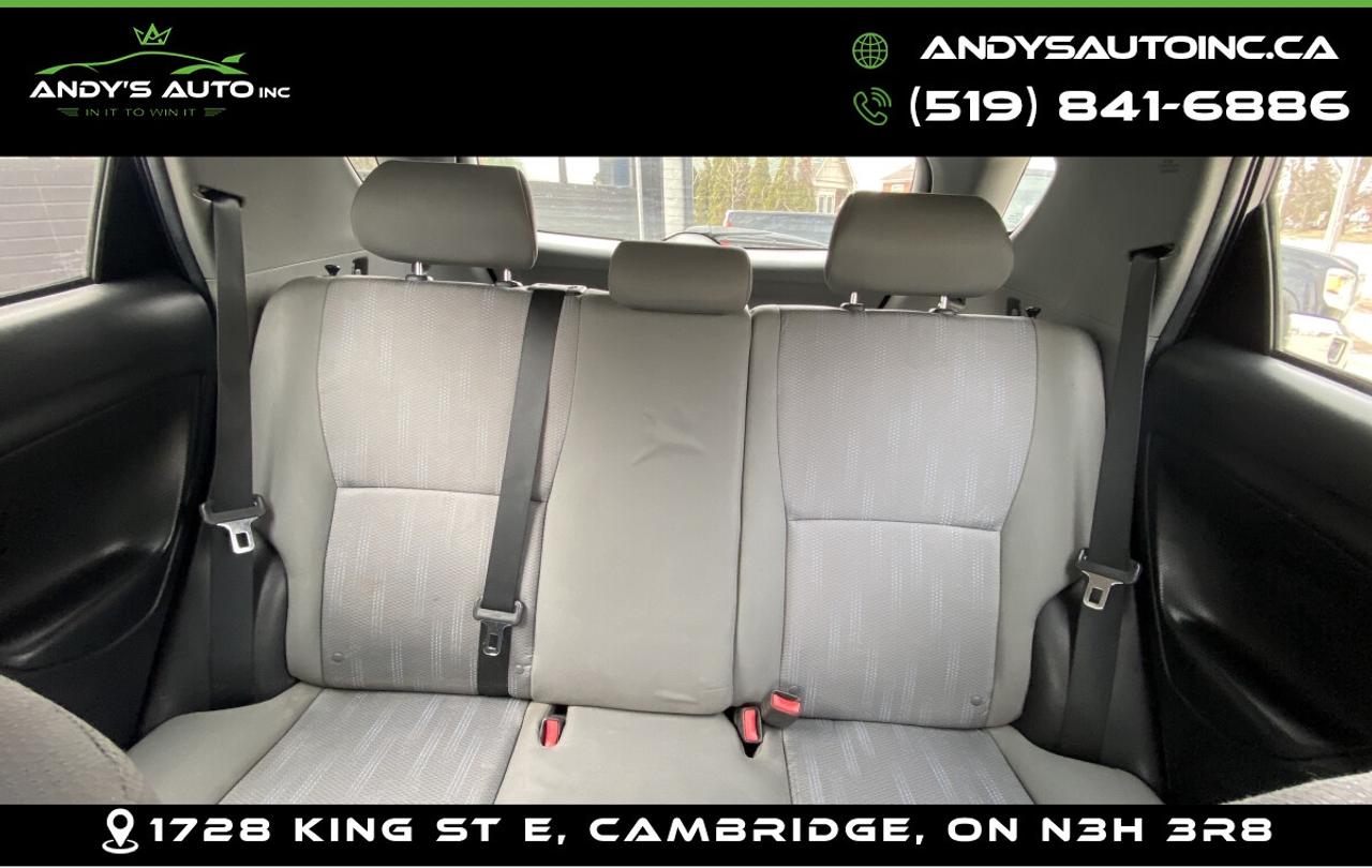 2011 Toyota Matrix NO ACCIDENTS ! AUTOMATIC ! TOYOTA SERVICED Photo