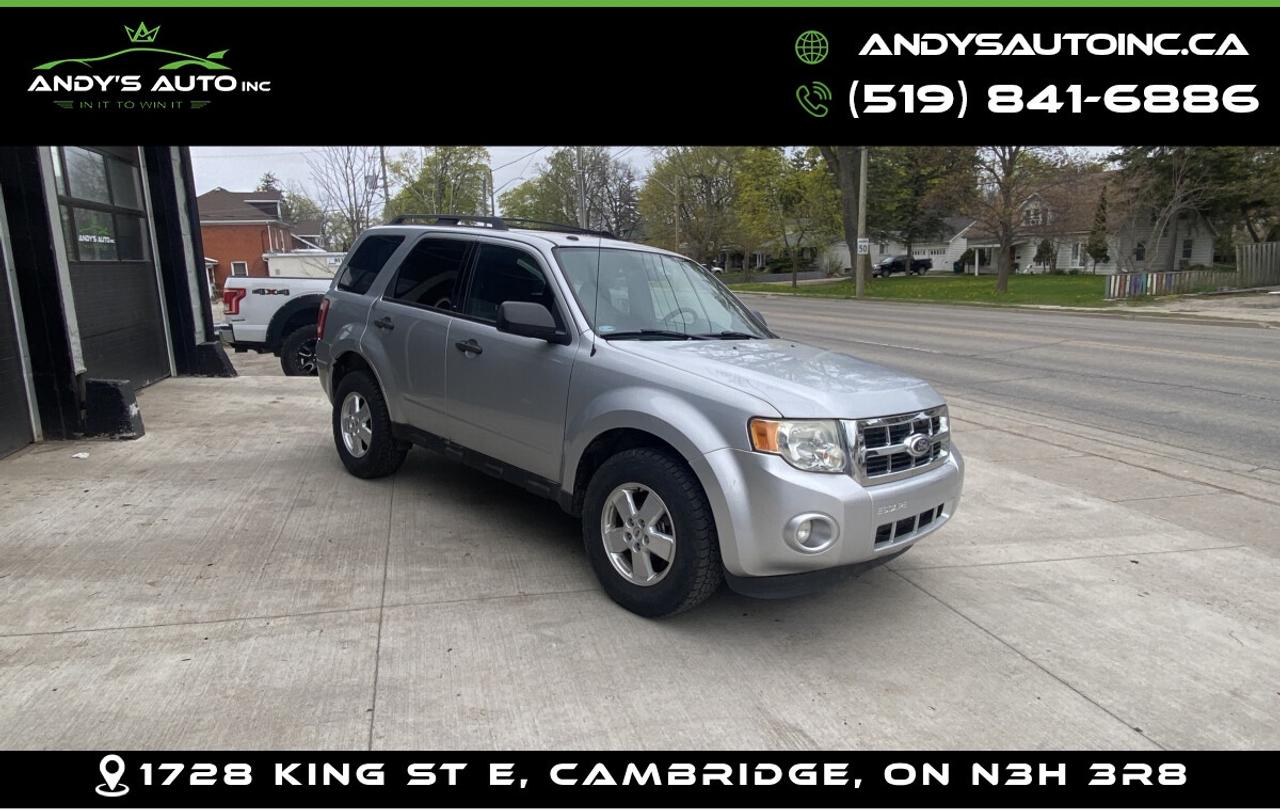 2012 Ford Escape XLT ! 4X4 ! NO ACCIDENTS ! V6 Photo2