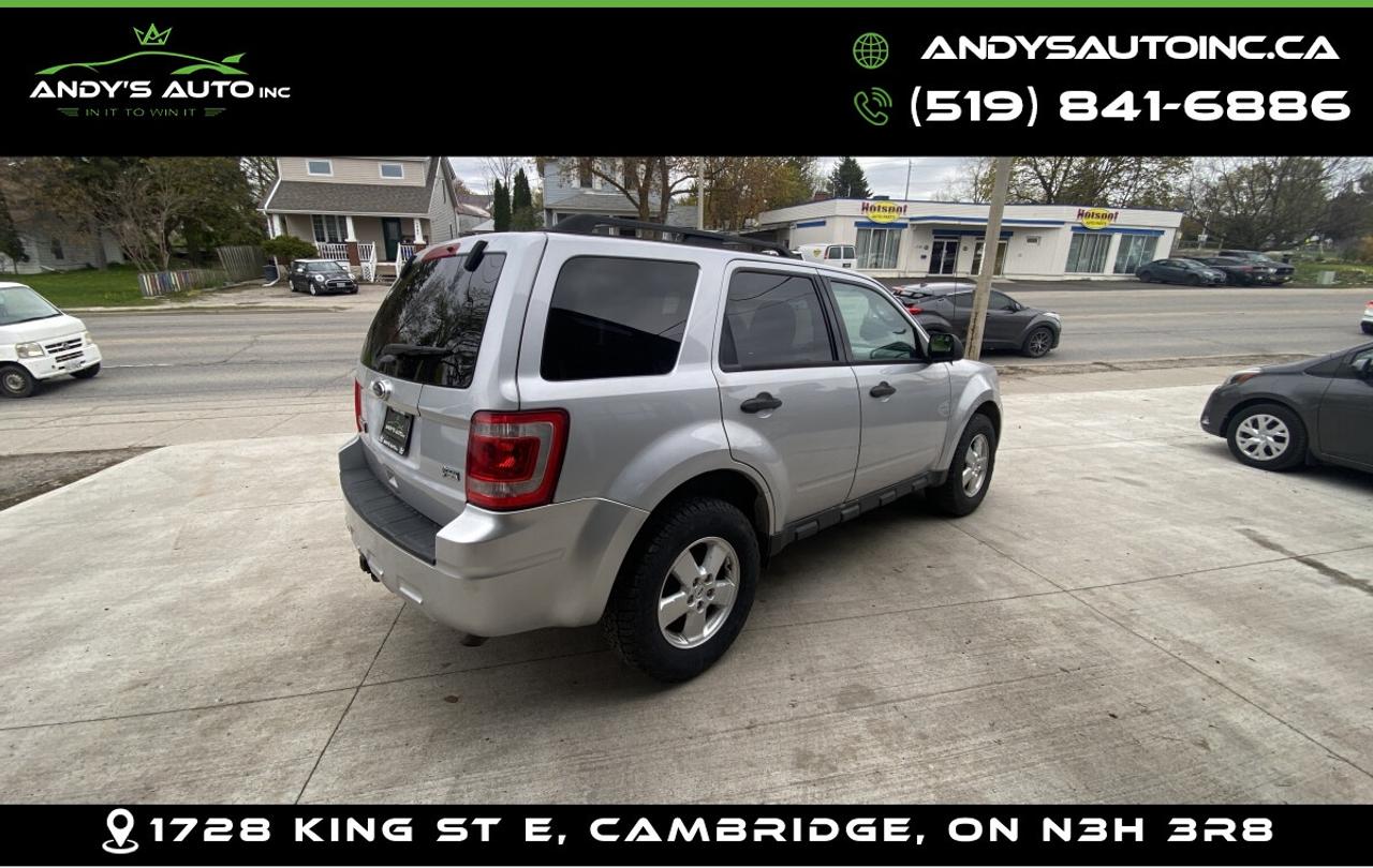 2012 Ford Escape XLT ! 4X4 ! NO ACCIDENTS ! V6 Photo4