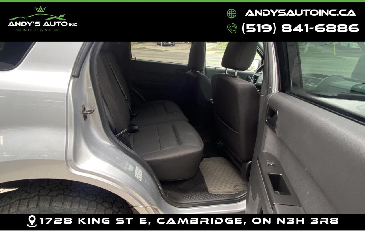 2012 Ford Escape XLT ! 4X4 ! NO ACCIDENTS ! V6 Photo