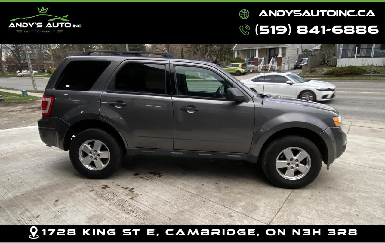 2012 Ford Escape XLT ! ONE OWNER ! NO ACCIDENTS !4CYL ! FRONT WHEEL Photo3