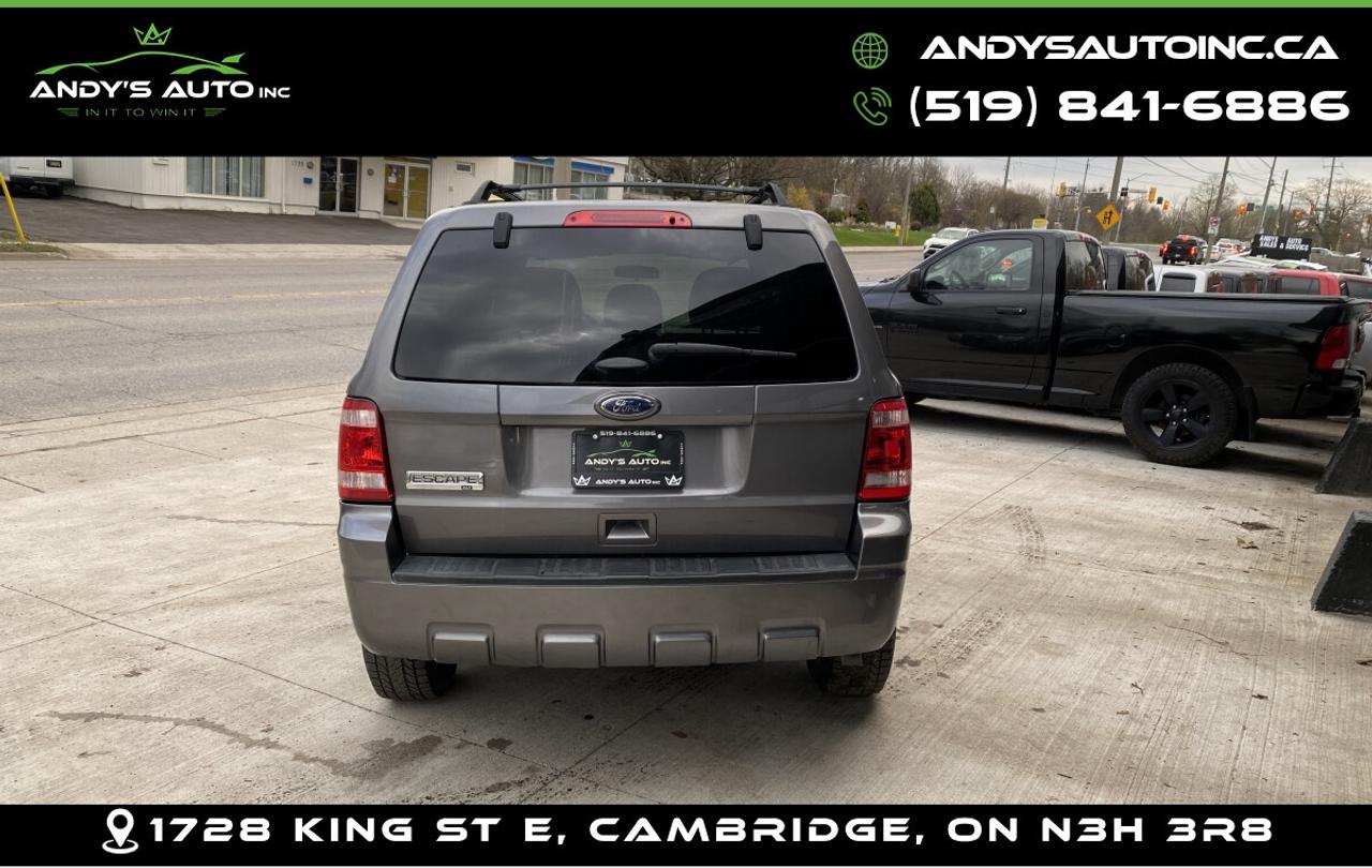 2012 Ford Escape XLT ! ONE OWNER ! NO ACCIDENTS !4CYL ! FRONT WHEEL Photo
