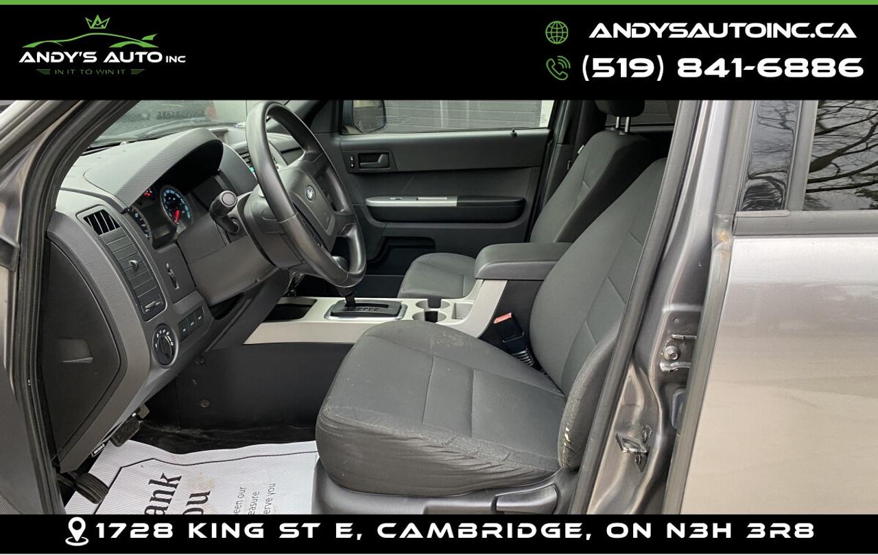 2012 Ford Escape XLT ! ONE OWNER ! NO ACCIDENTS !4CYL ! FRONT WHEEL Photo