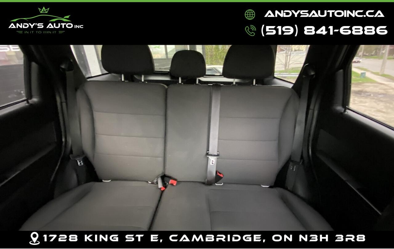 2012 Ford Escape XLT ! ONE OWNER ! NO ACCIDENTS !4CYL ! FRONT WHEEL Photo