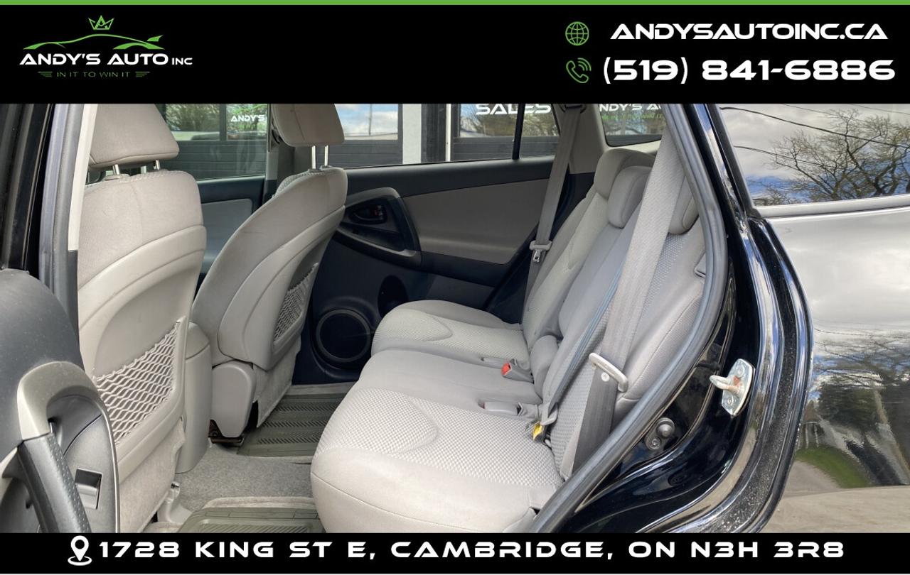 2011 Toyota RAV4 AWD ! 4CYL ! SUNROOF ! Photo