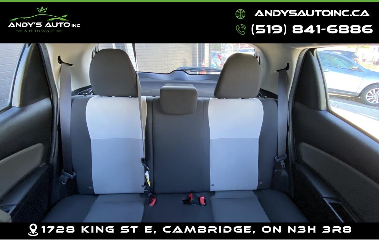 2018 Toyota Yaris LE ! ONE OWNER ! NO ACCIDENTS ! Photo