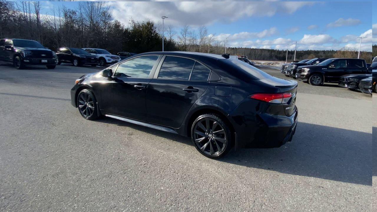 2023 Toyota Corolla SE Photo