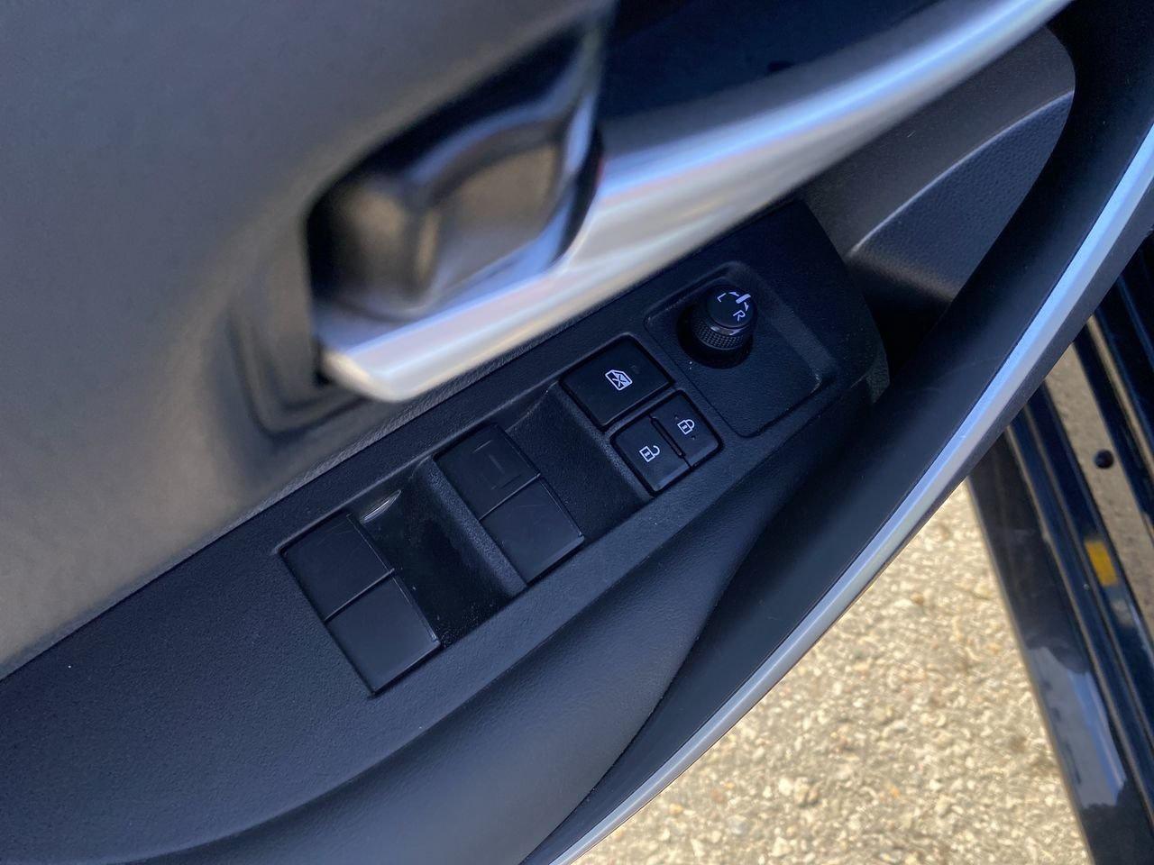 2023 Toyota Corolla SE Photo