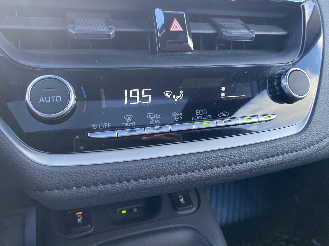 2023 Toyota Corolla SE Photo