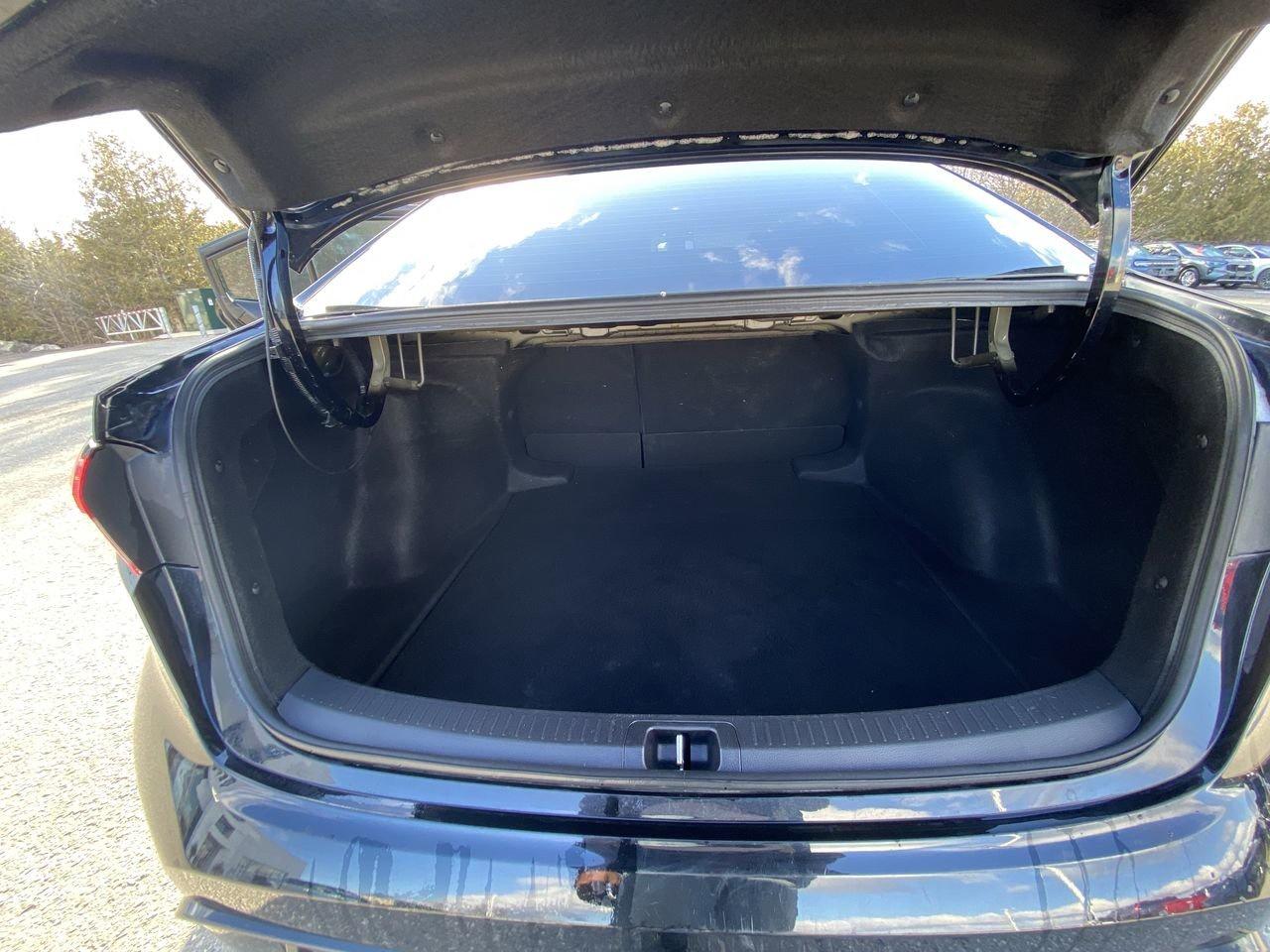 2023 Toyota Corolla SE Photo