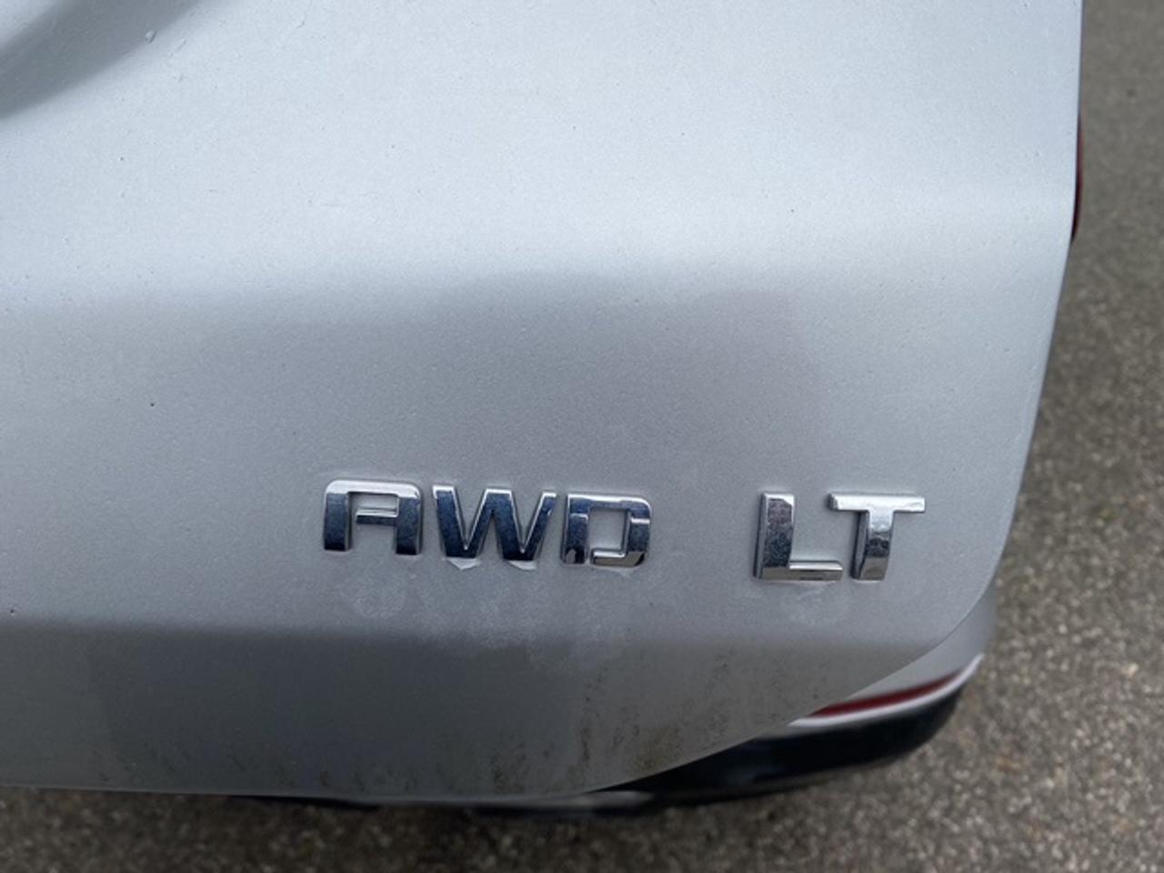 2022 Chevrolet Equinox LT AWD 4dr Photo