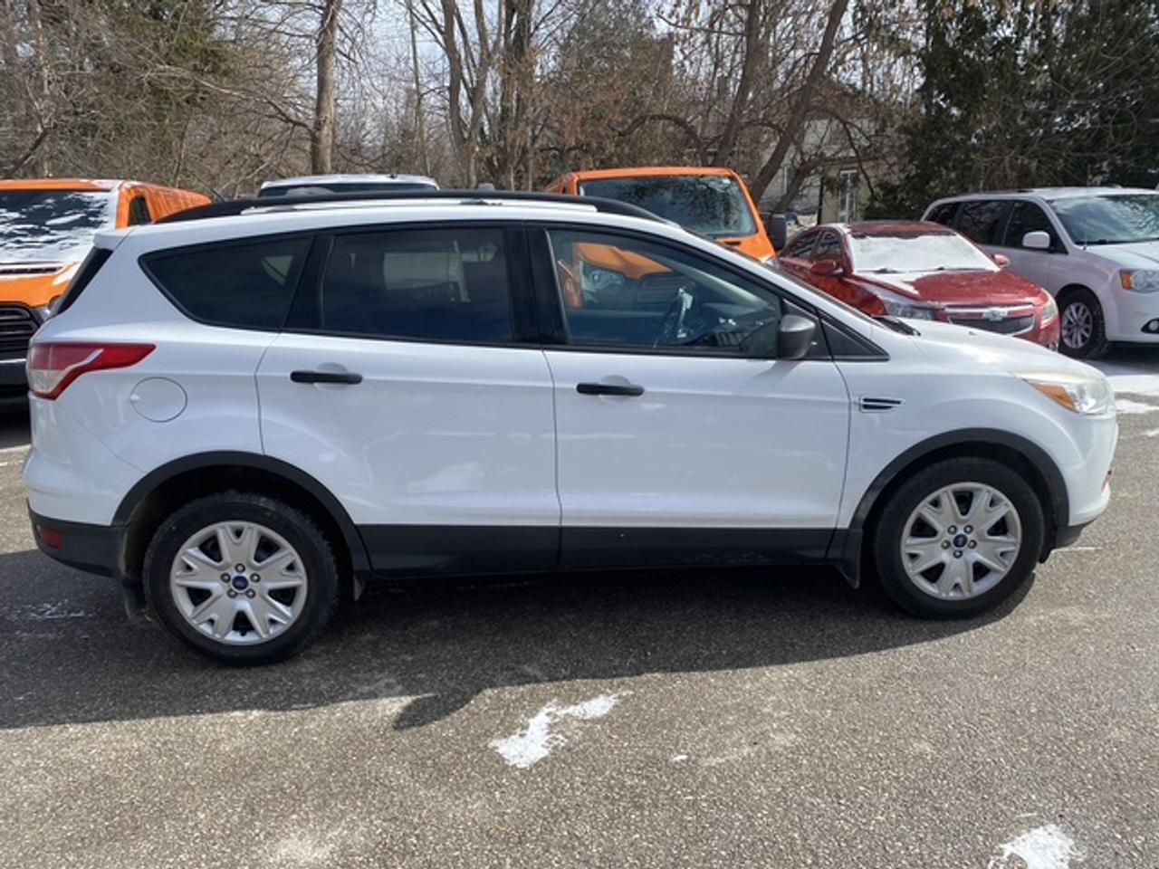 2015 Ford Escape S FWD 4dr Photo3
