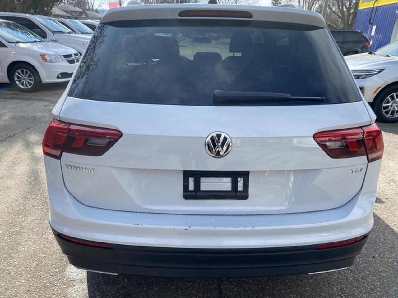 2018 Volkswagen Tiguan Trendline FWD Photo