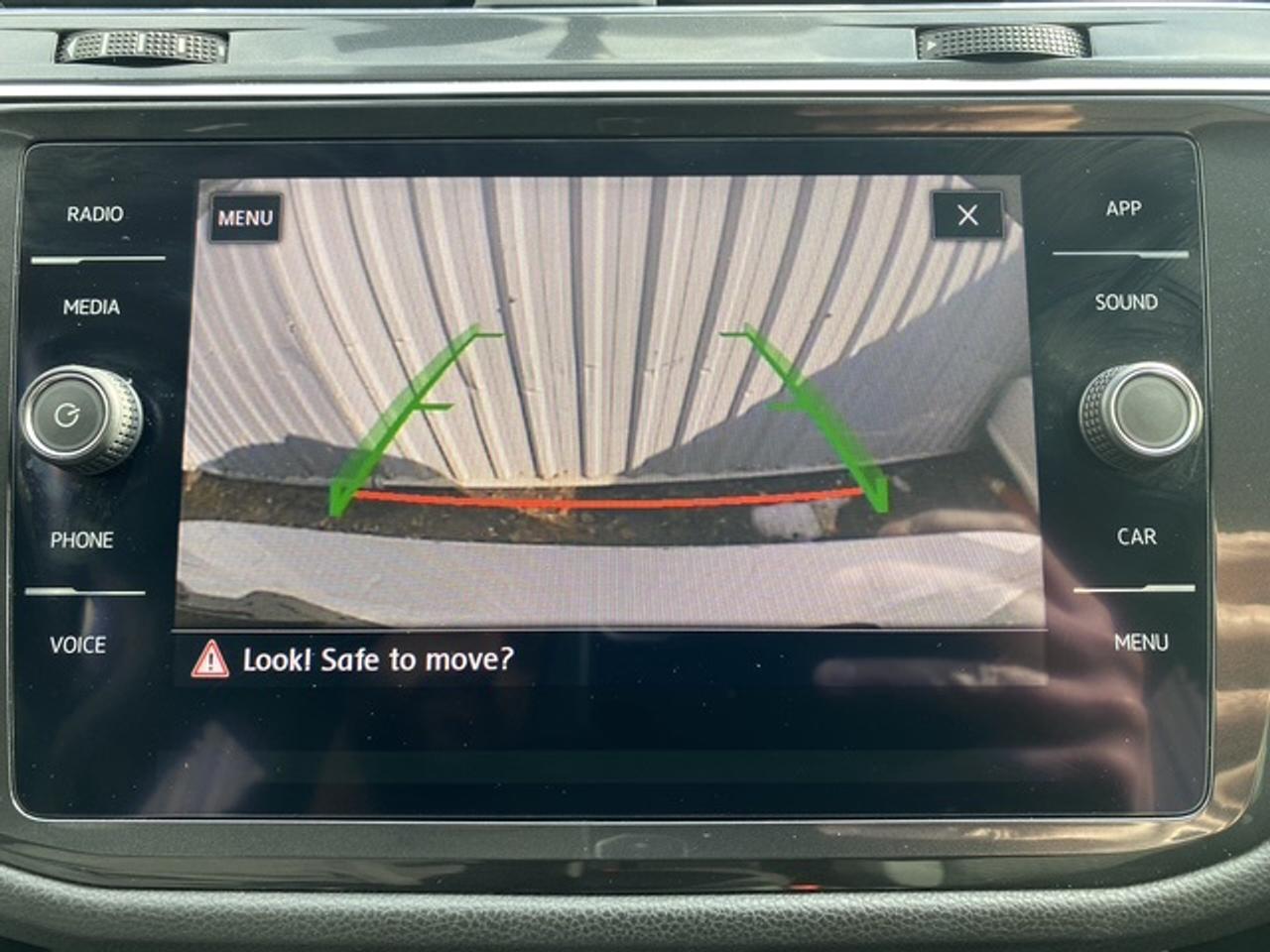 2018 Volkswagen Tiguan Trendline FWD Photo