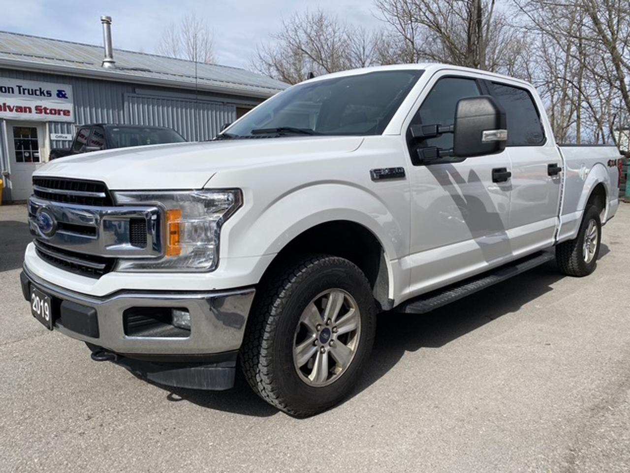 2019 Ford F-150 XLT CREW CAB STD BED 4WD SUPERCREW Photo