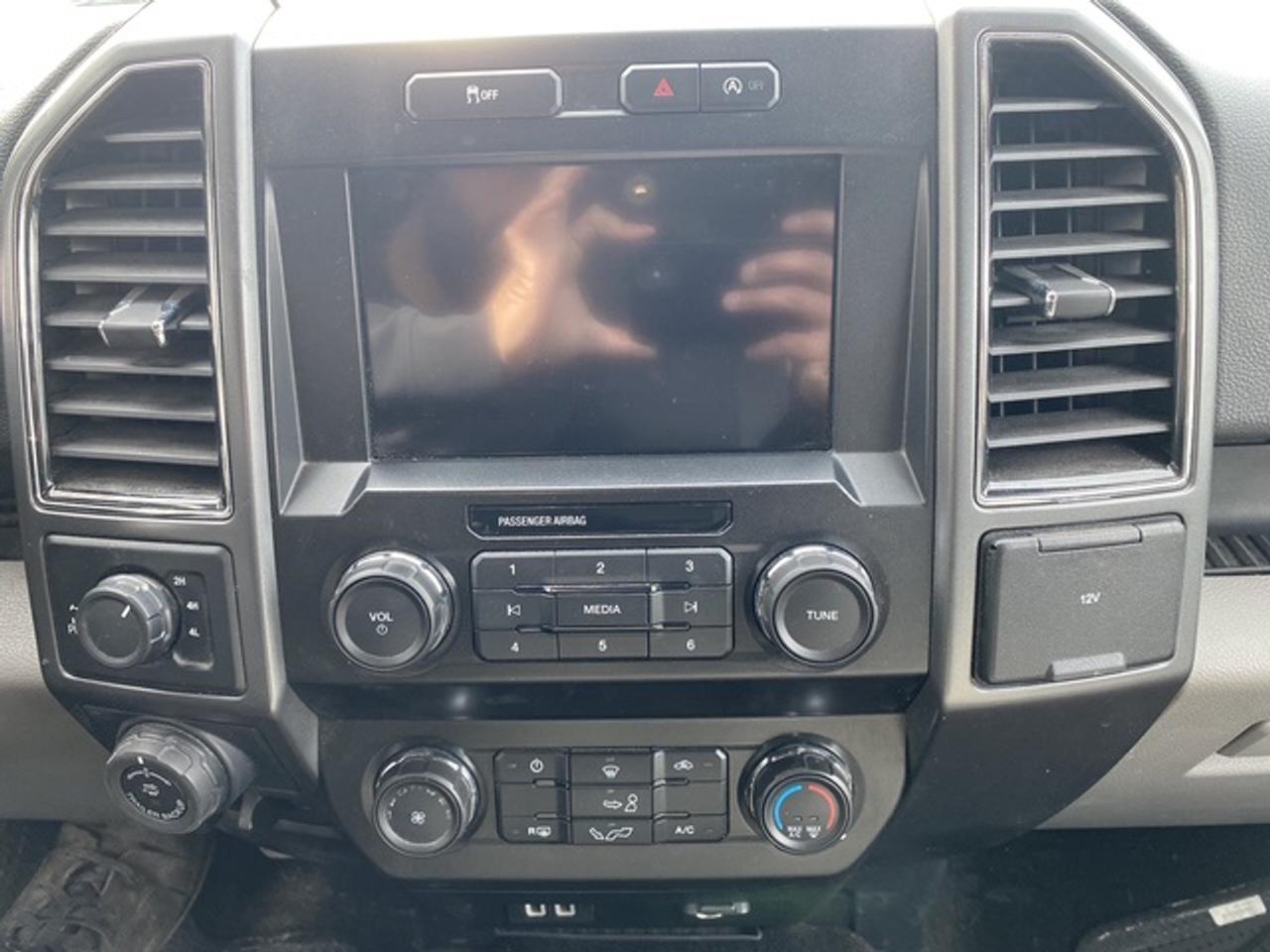 2019 Ford F-150 XLT CREW CAB STD BED 4WD SUPERCREW Photo