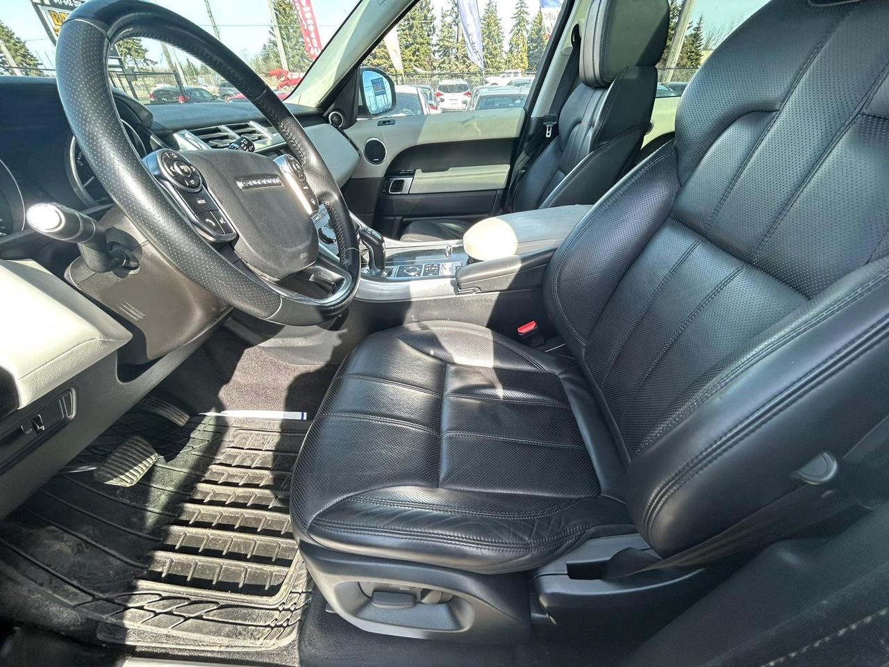 2014 Land Rover Range Rover Sport HSE Photo