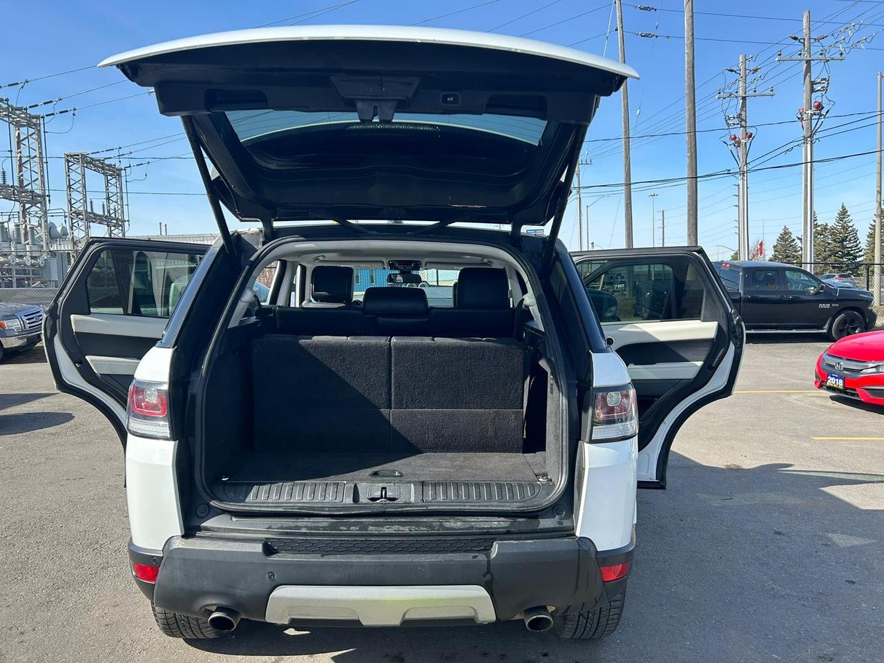 2014 Land Rover Range Rover Sport HSE Photo