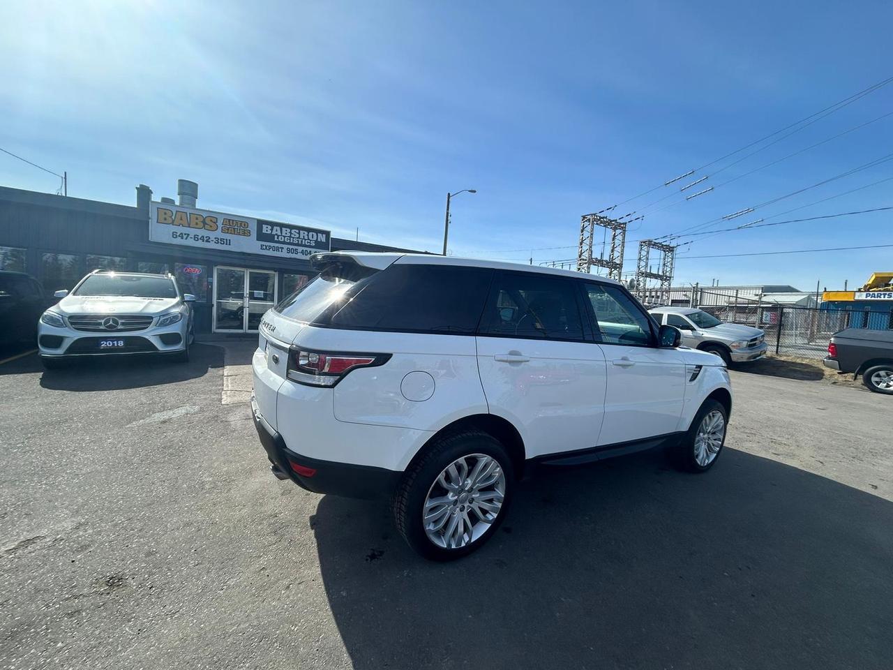 2014 Land Rover Range Rover Sport HSE Photo