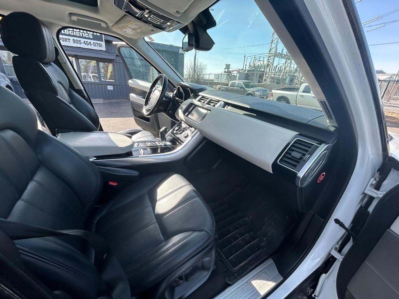 2014 Land Rover Range Rover Sport HSE Photo3
