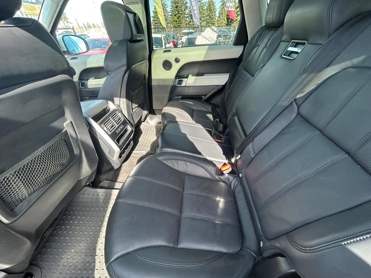 2014 Land Rover Range Rover Sport HSE Photo