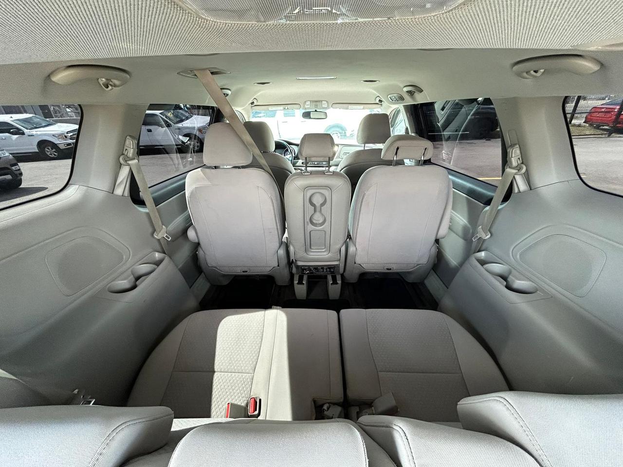 2016 Kia Sedona LX Photo4