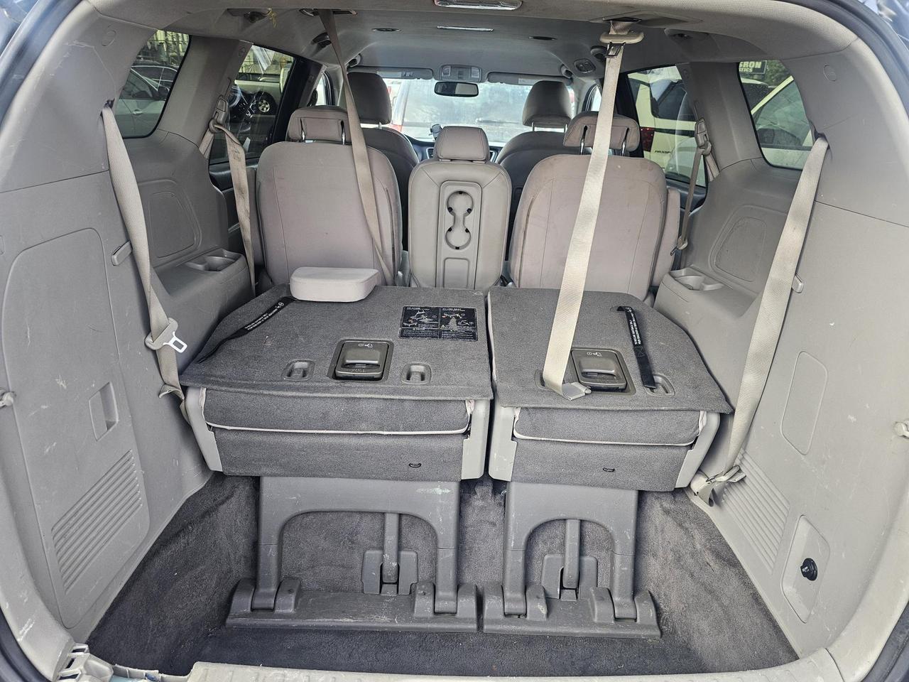 2017 Kia Sedona LX Photo