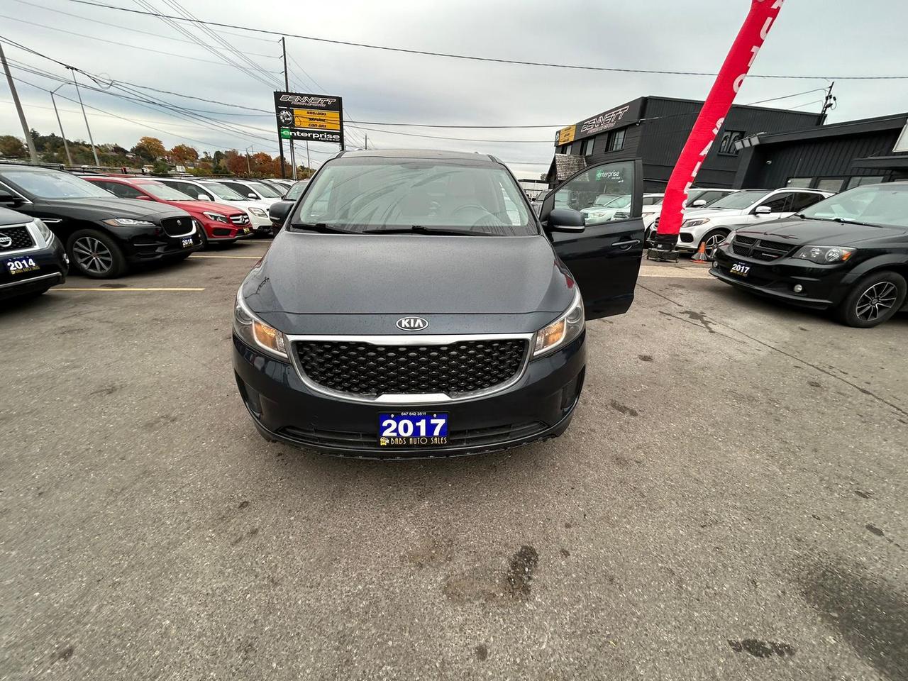 2017 Kia Sedona LX Photo