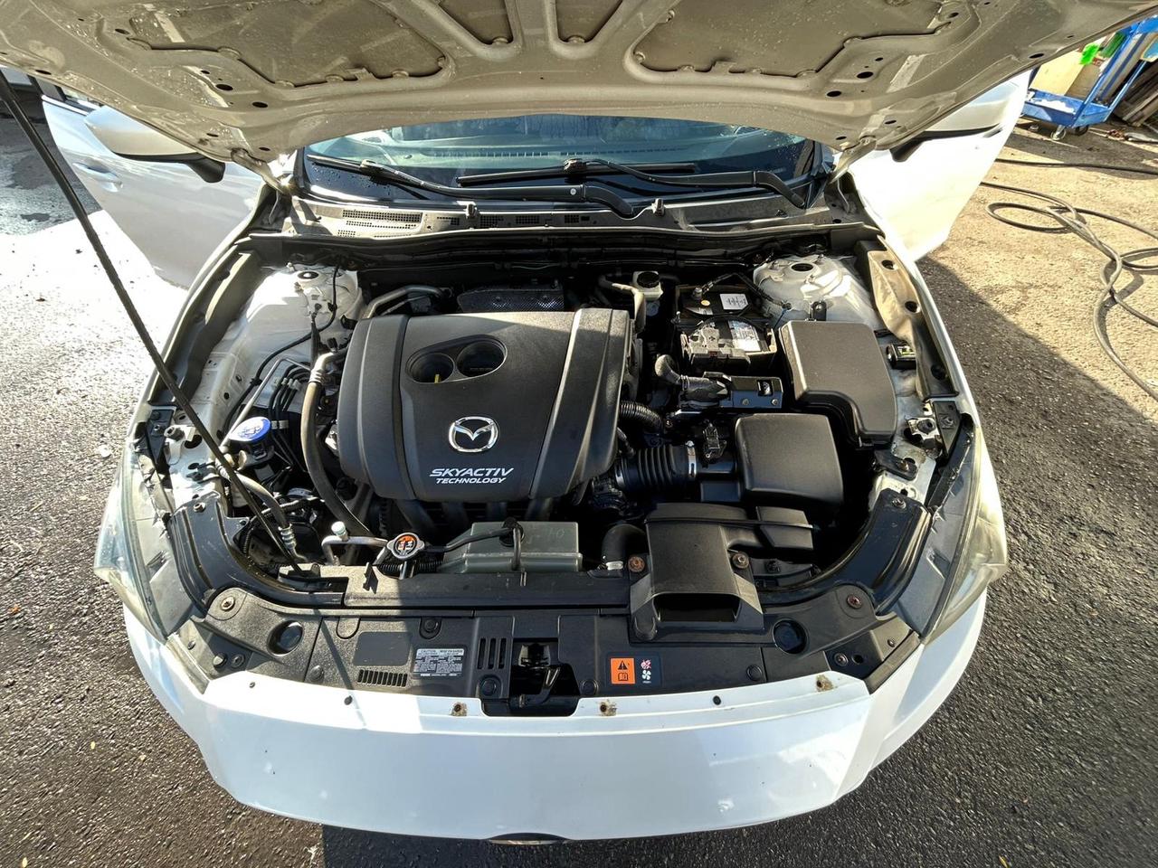 2015 Mazda MAZDA3 i Touring Photo4