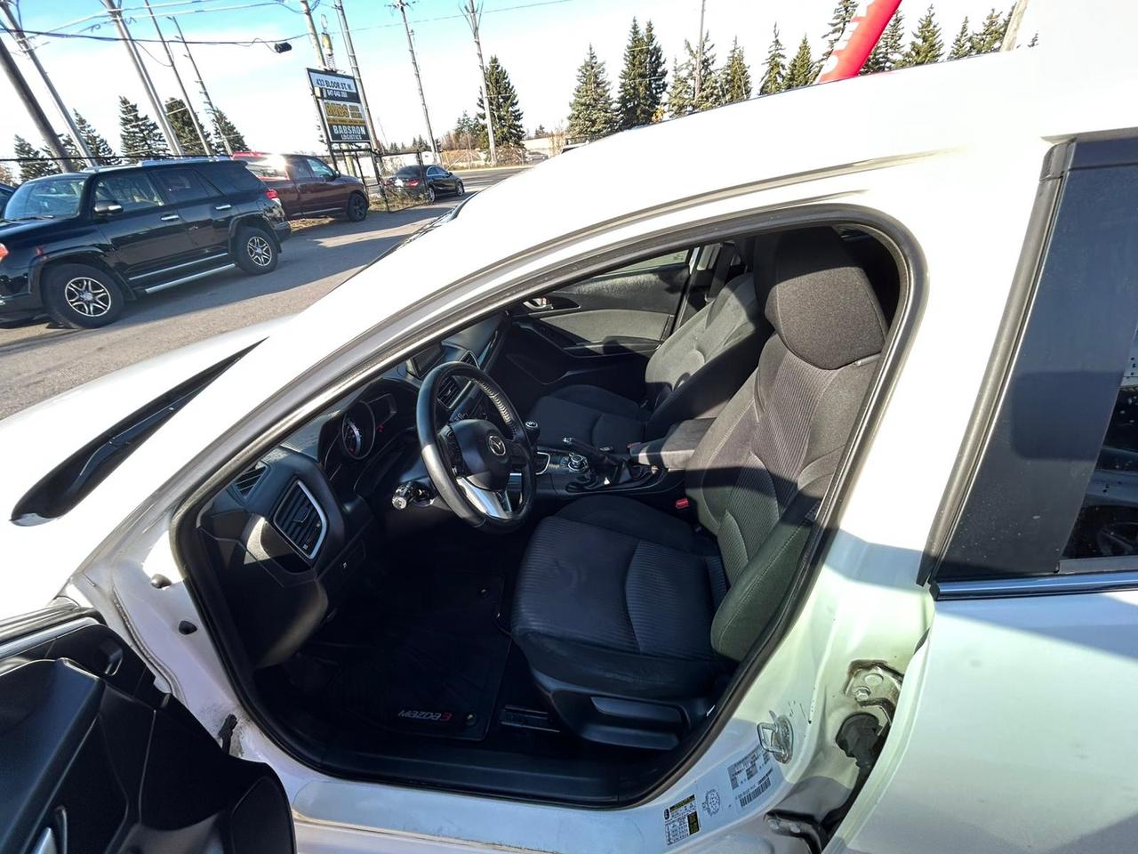 2015 Mazda MAZDA3 i Touring Photo