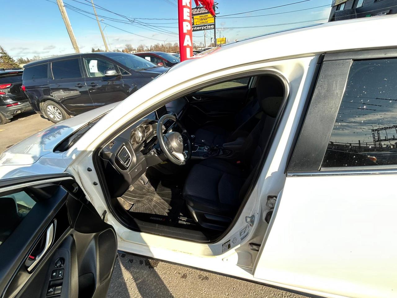 2015 Mazda MAZDA3 i Touring Photo